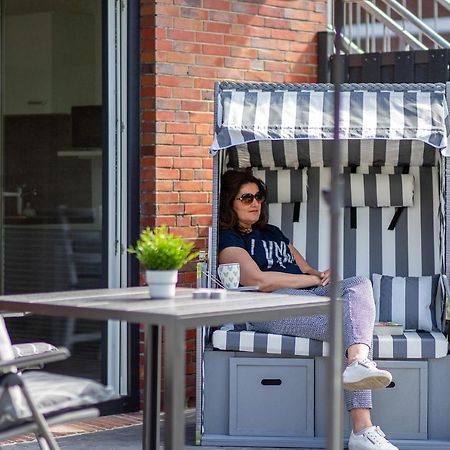 Haus Pirola Esens Apartment Екстериор снимка