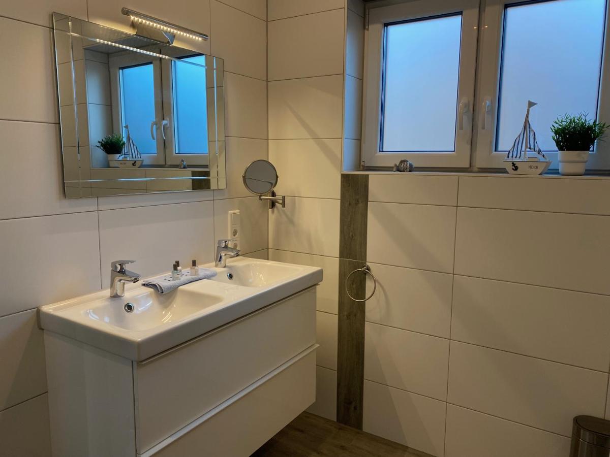 Haus Pirola Esens Apartment Екстериор снимка